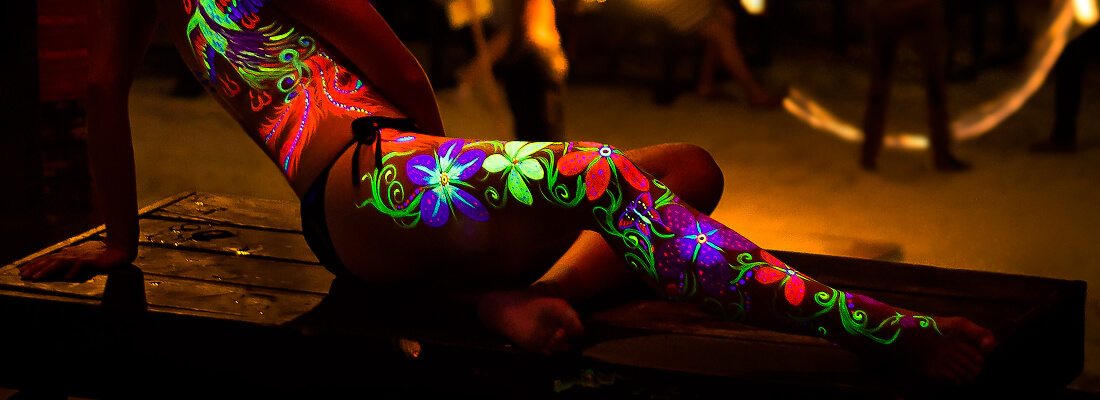 UV barvy na tělo - UV bodypainting